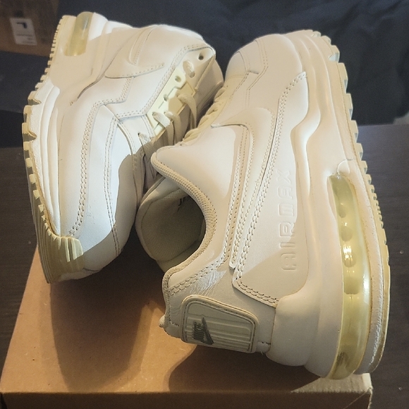 Nike Air Max Limited Rare Triple White (2014) Mens 11.5 EUC - Picture 8 of 10